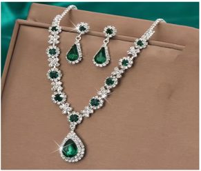 Emerald Glow Necklace